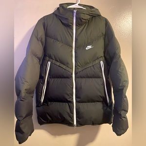 Nike down puffer jacket size men’s medium